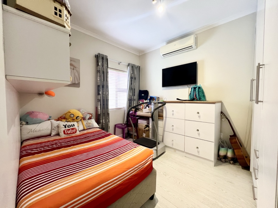 5 Bedroom Property for Sale in Parklands North Western Cape